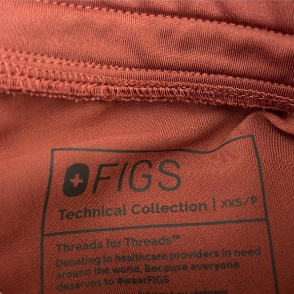 FIGS mauvve scrub set - Picture 2 of 5